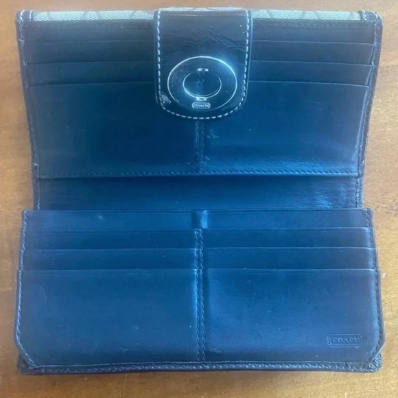 Coach Signature Brown/Beige Canvas Turn-lock Checkbook Wallet w/ Change-purse. - Picture 7 of 8